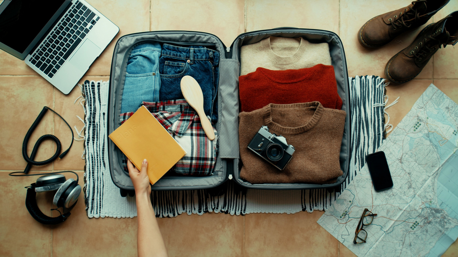 Discover (or rediscover!) the best packing tips for stress-free travel (Photo: Getty Images)