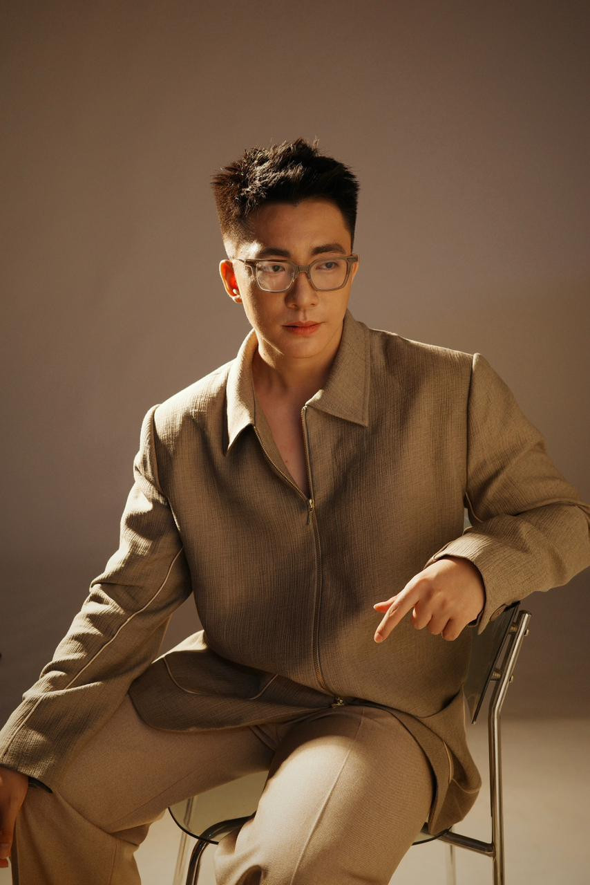 Vietnamese couturier Phan Huy (Photo: Huy Pham)