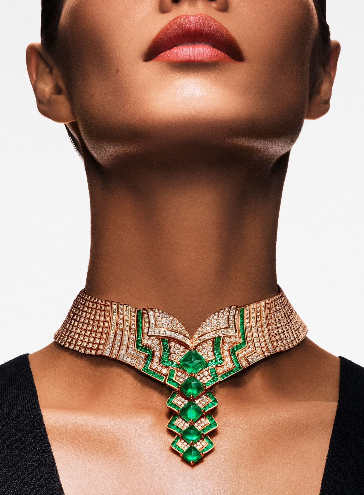 Bulgari Eclettica系列 Emerald Strata 頂級祖母綠與鑽石項鍊。(Photo: Bulgari)