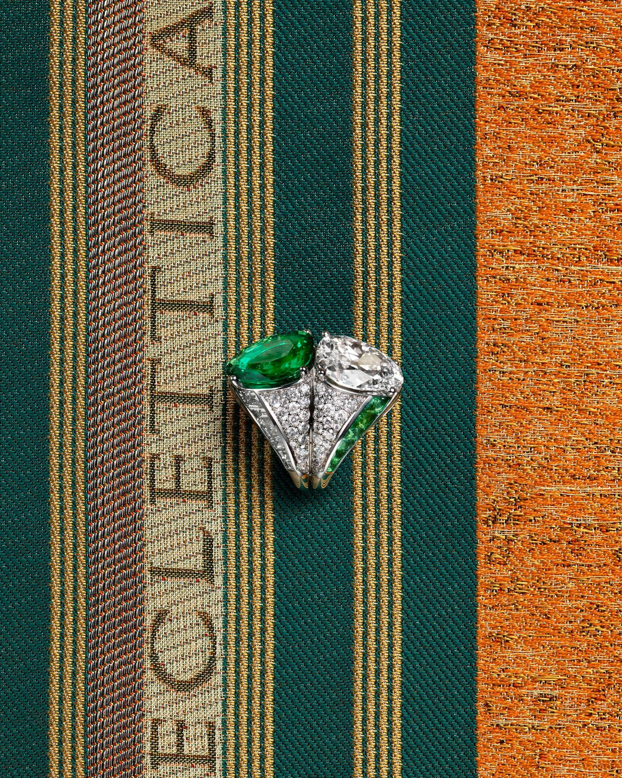 Bulgari Eclettica系列 Incontro Segreto 頂級祖母綠戒指。(Photo: Bulgari)