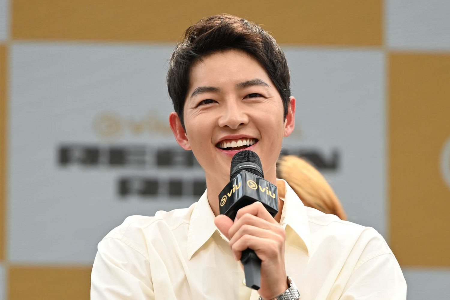 Actor Song Joong-ki, is a resident of Eterno Cheongdam in Cheongdam-dong, Seoul (Photo: Viu)