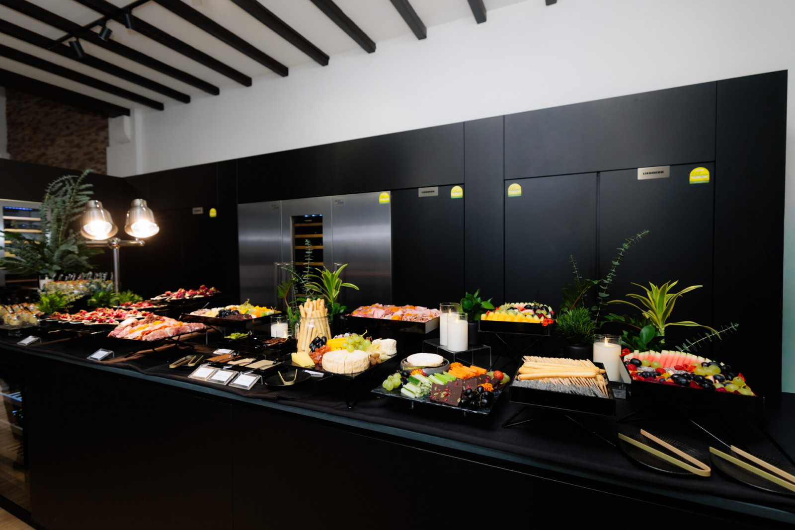 The grazing table laid out by Gastrogig