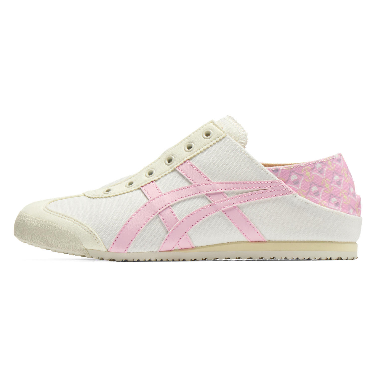 Onitsuka Tiger menghadirkan interpretasi modern budaya Nusantara, dari ilustrasi Nasi Padang hingga Batik Kawung, dalam koleksi yang memadukan heritage dan gaya global. [Foto: Onitsuka Tiger]