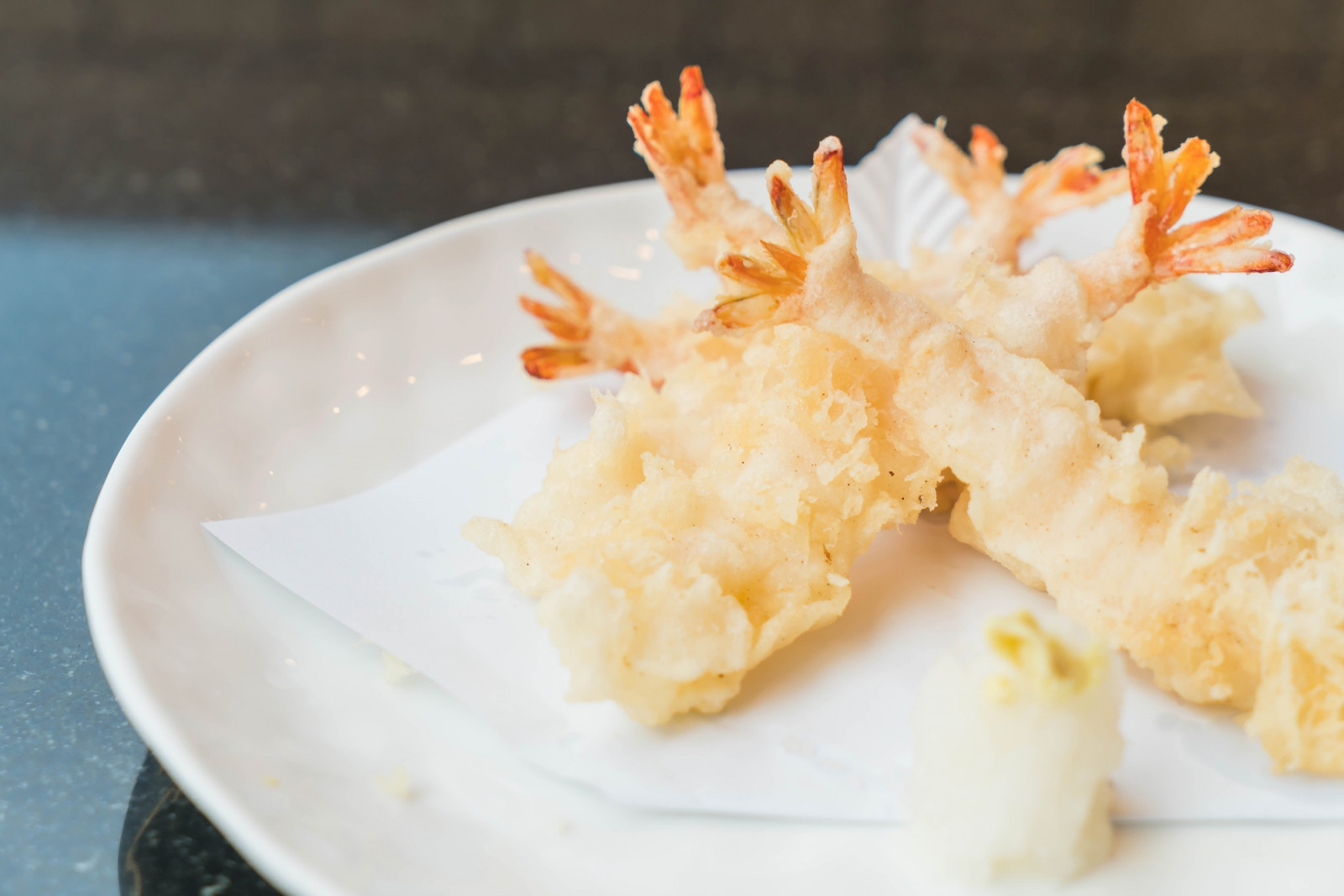 Light batter, precise timing: tempura is a study in texture as much as flavour, from first dip to final bite (Photo: topntp26/freepik)