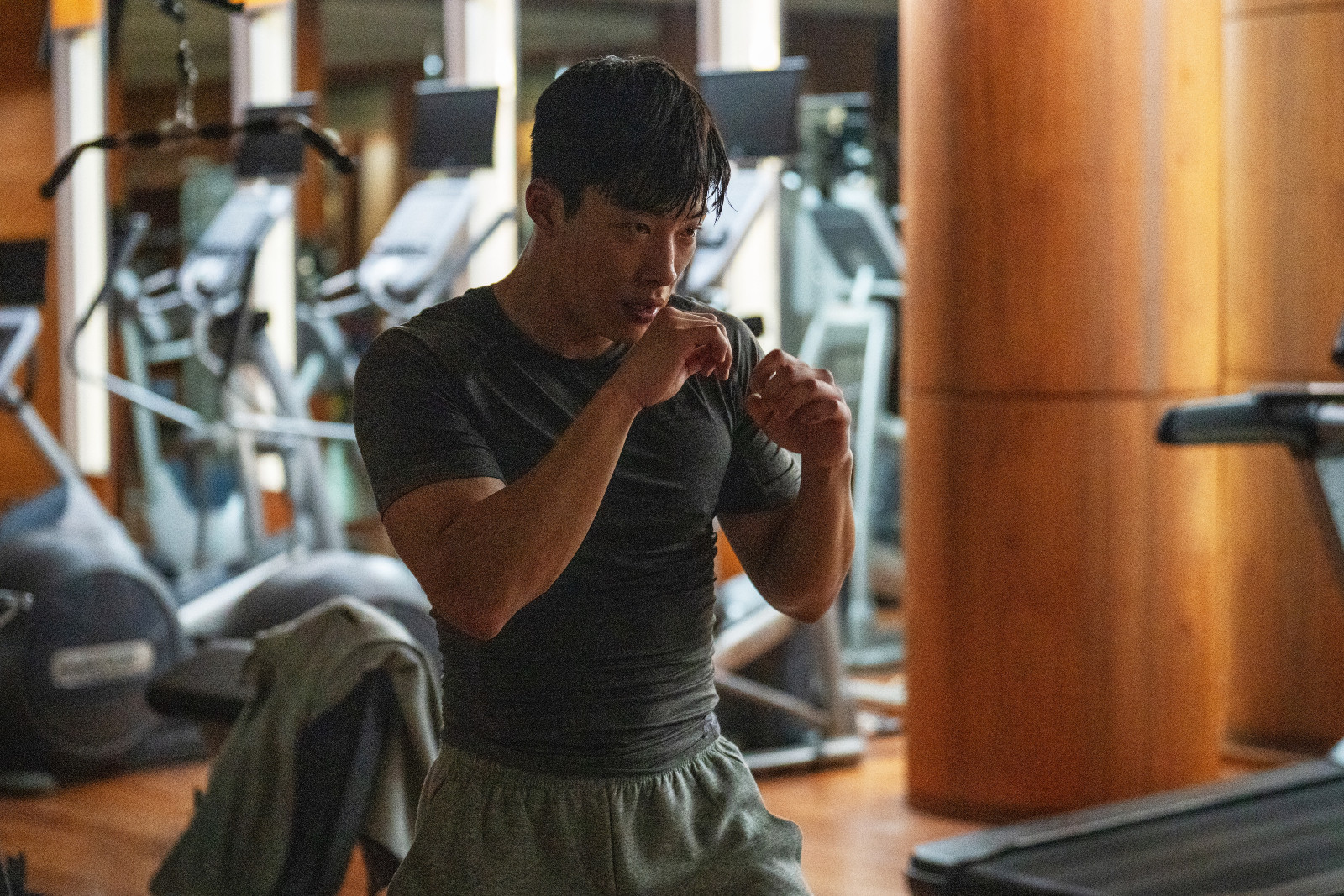 Whether you favour prestige productions or cult favourites, this guide on the best apps for watching K-dramas breaks down where Korean storytelling thrives on screen (Photo: Soyun Jeon, Seowoo Jung/ Netflix © 2026)