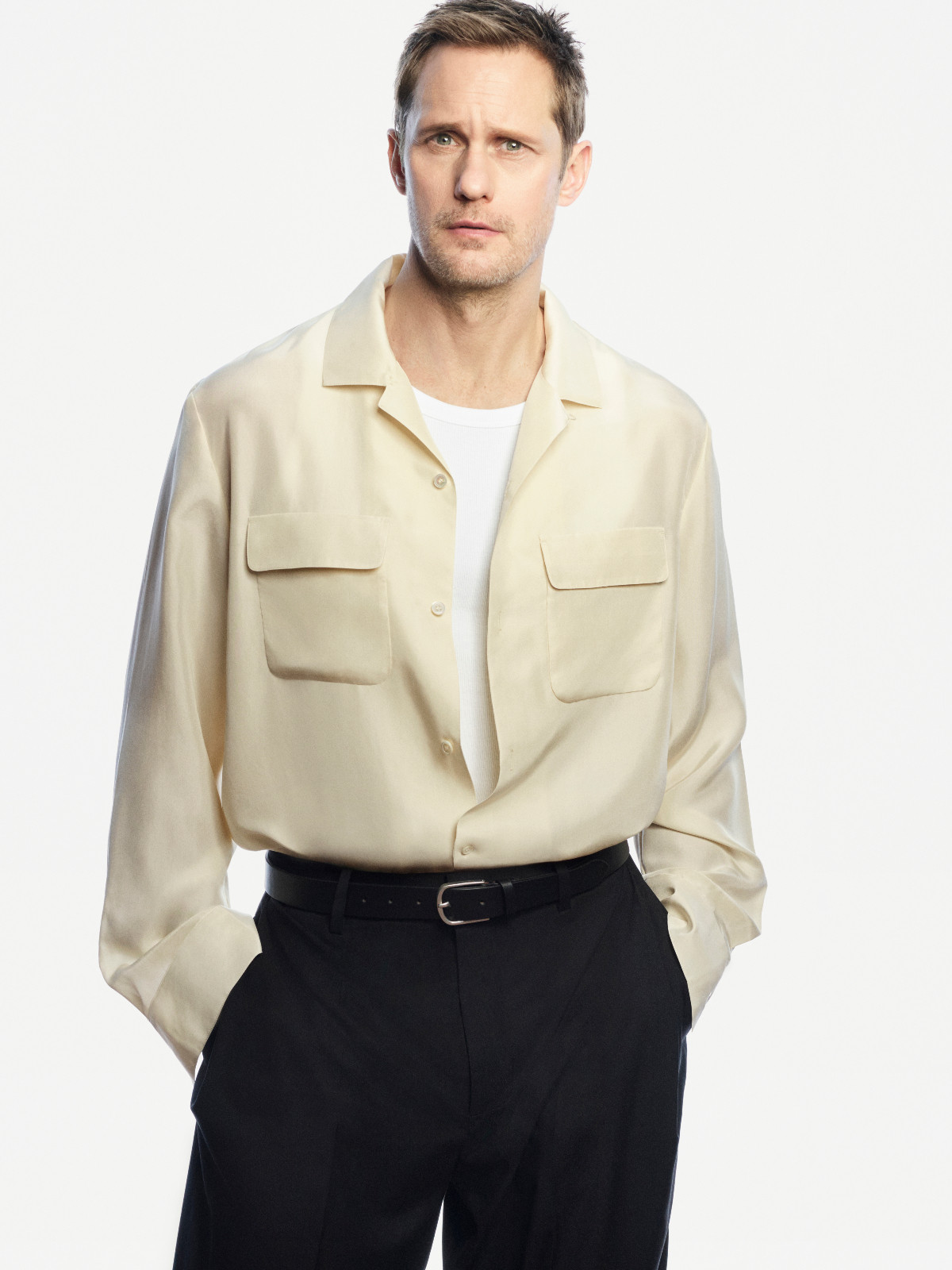 Mengusung filosofi minimalisme elegan, COS merayakan materialitas, desain, dan koleksi Spring Summer 2026