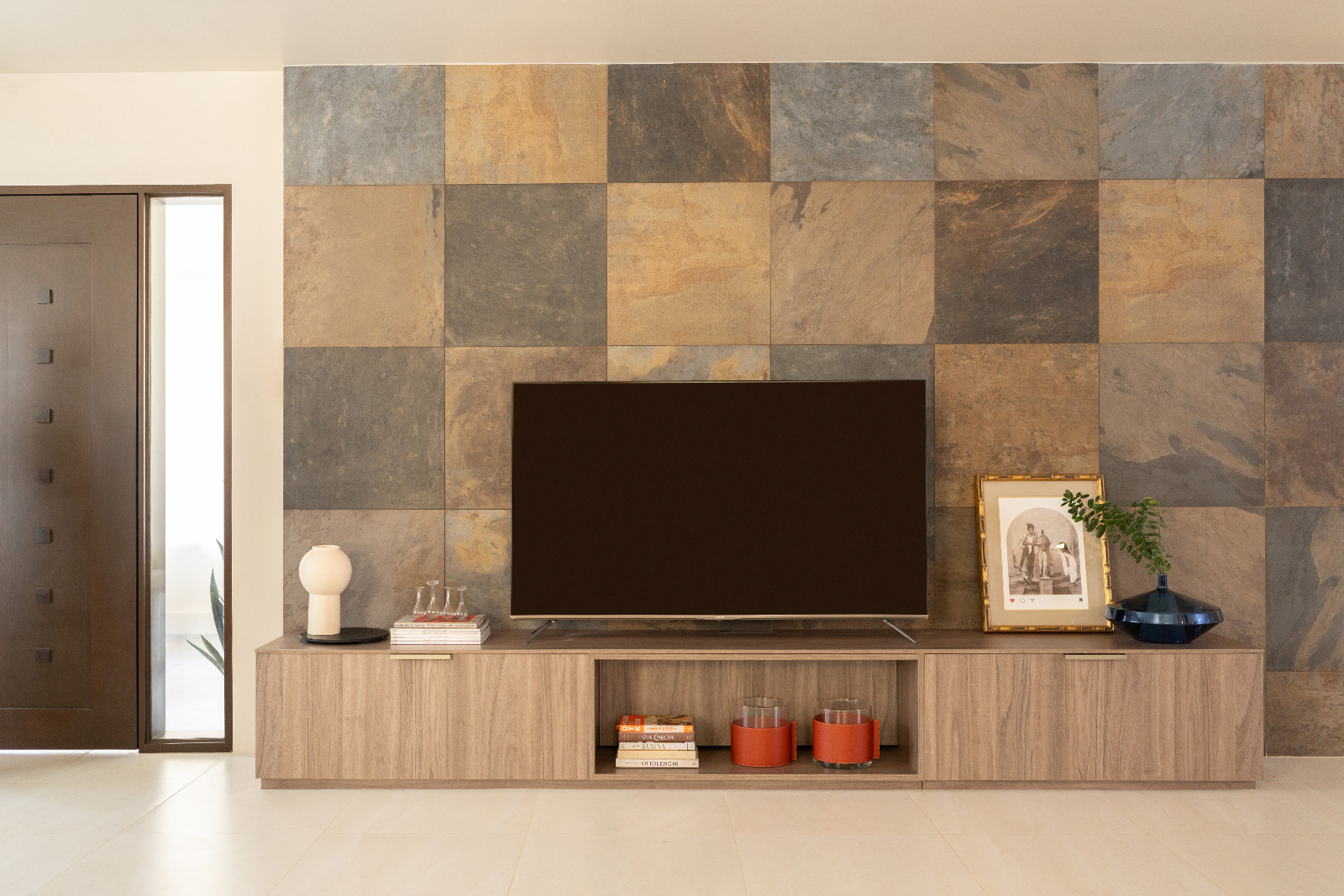 The entertainment console by Space 2000 in Julia Montes' home