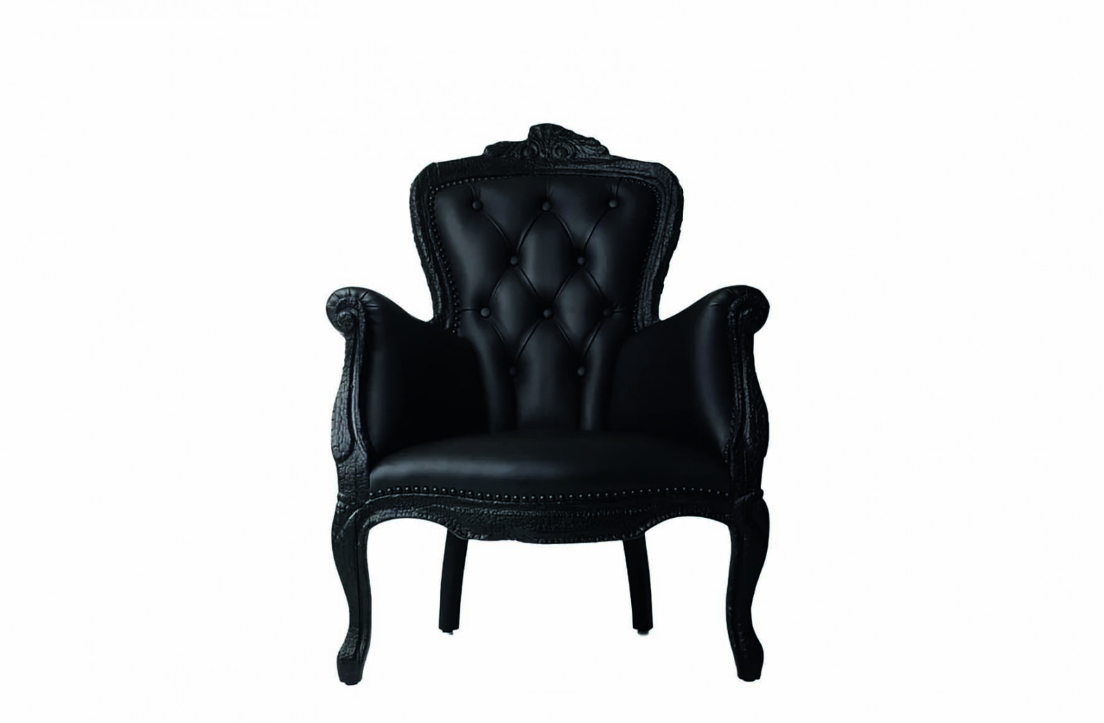 Moooi’s Smoke armchair can anchor a room or elevate a corner,
says Ong