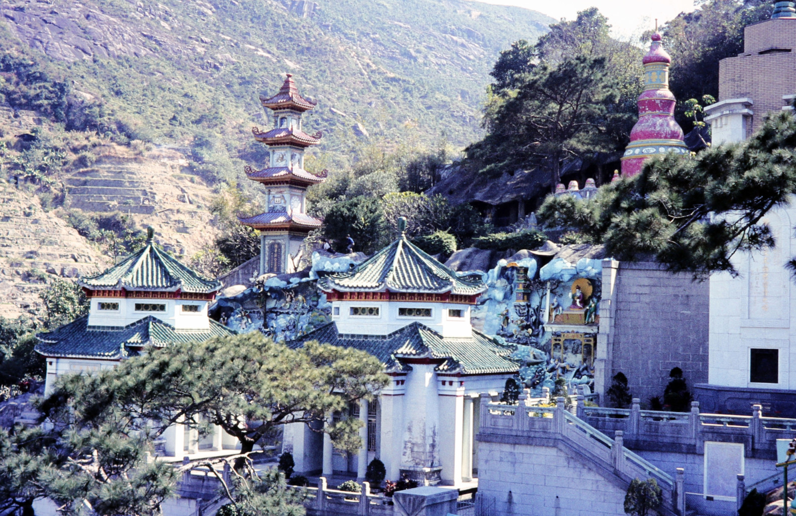 The Tiger Balm Garden or Aw Boon Haw Garden with typical buildings in Wan Chai, Hong Kong July 1968. (Photo by: United Archives/Hanna Seidel/Universal Images Group via Getty Images)