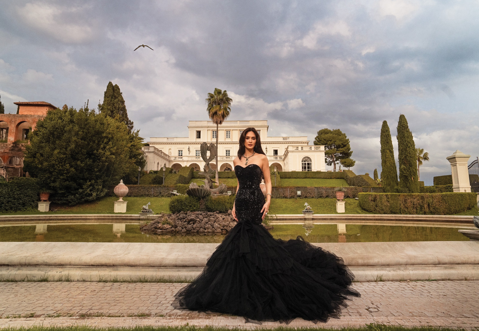 Pia wears Gucci gown and Bvlgari High Jewellery
