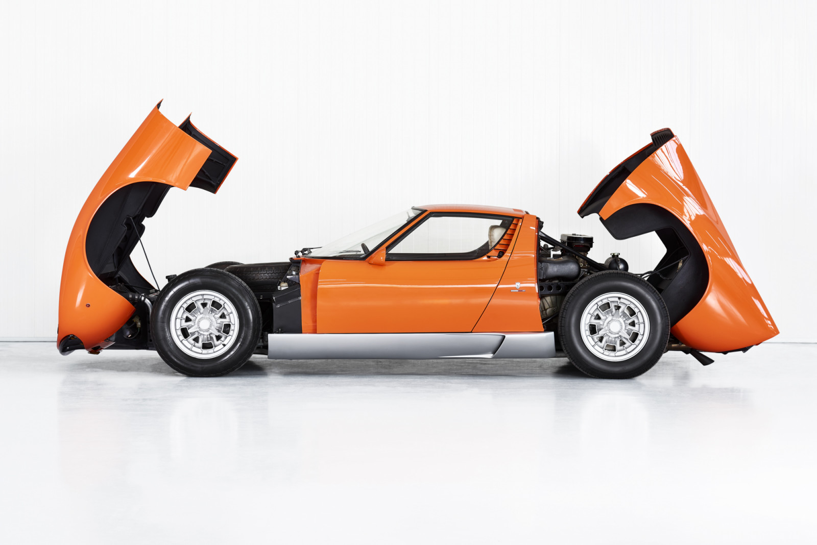 LAMBORGHINI MIURA