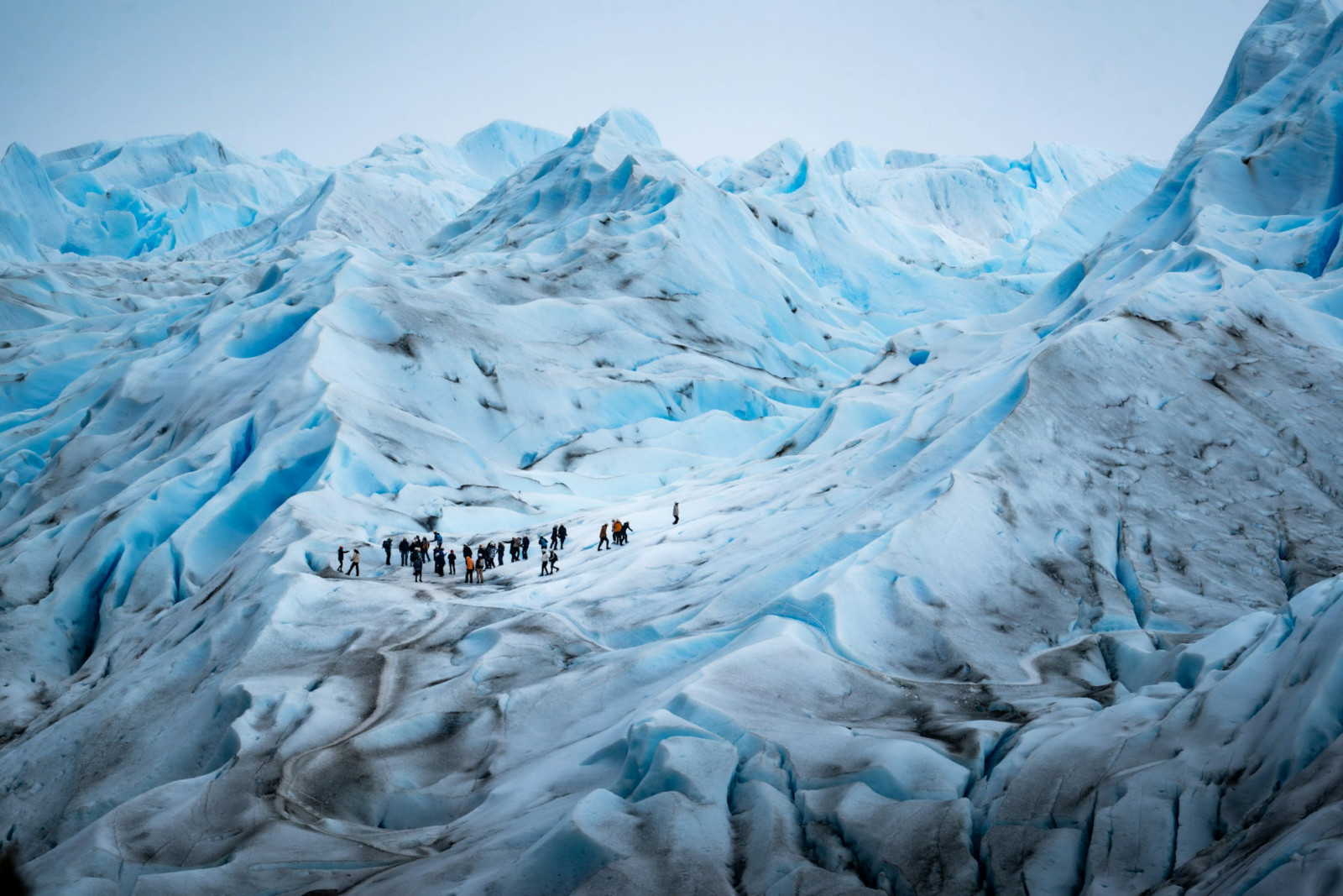 Glacier hikes provide first-timers with guided access to ice features like crevasses and seracs on stable terrain (Photo: Venti Views/Unsplash)