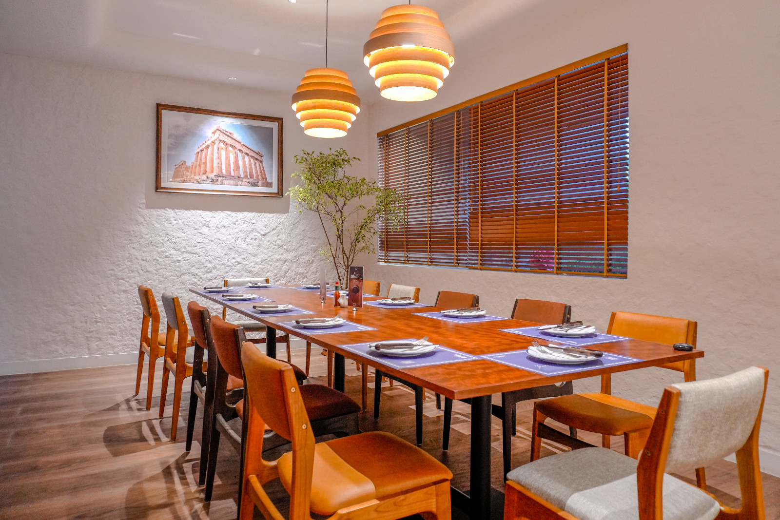 Ruangan privat di Yialos Taverna, Menteng