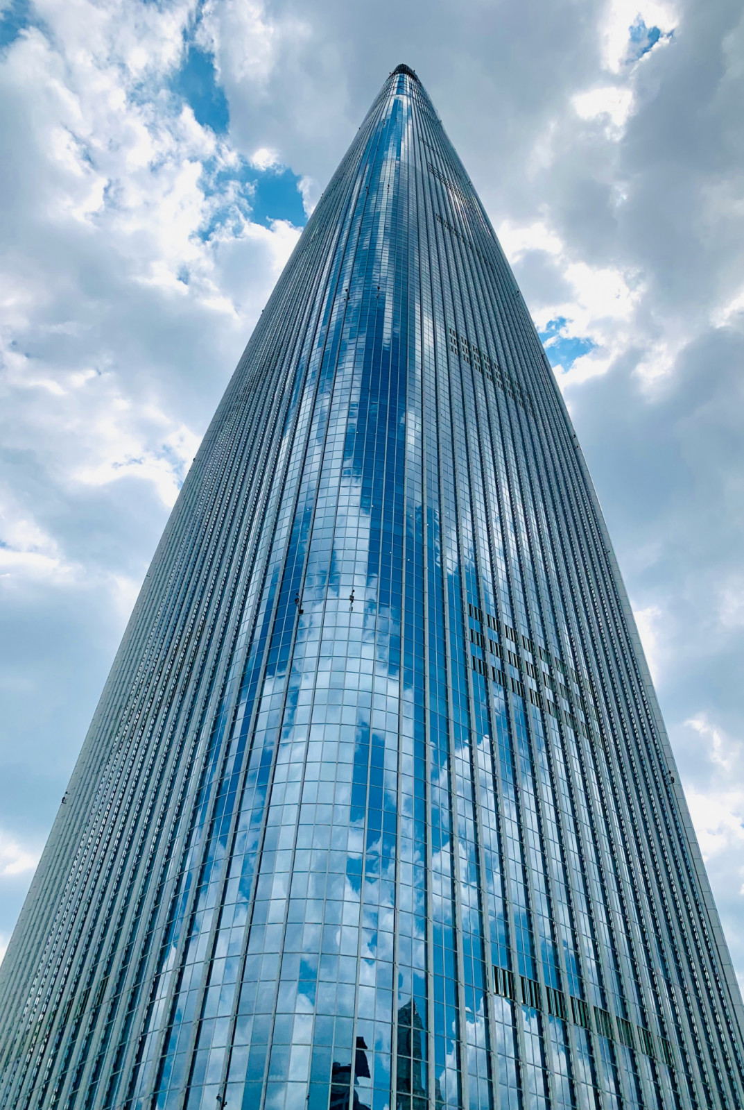 The tapered glass and lacquered metal facade of Lotte World Tower in Jamsil, Seoul, designed by Kohn Pedersen Fox and completed in 2017, rises 555 metres across 123 storeys to become the tallest building in South Korea (Photo: Unsplash/Olivia Kim)