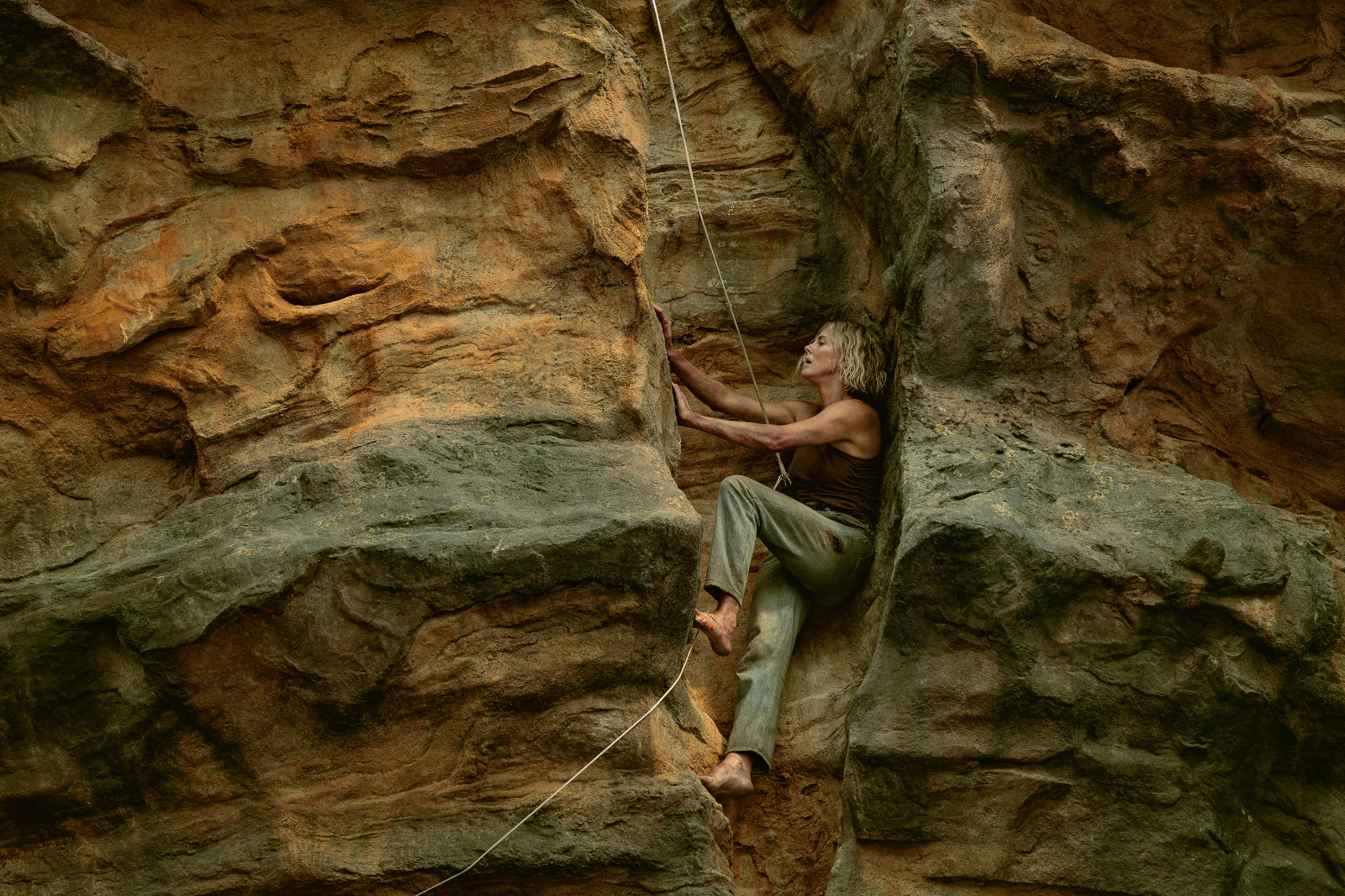 High altitude, limited oxygen and no easy way back down. These climbing movies turn every decision into a risk calculation (Photo: Kane Skennar/Netflix © 2026)