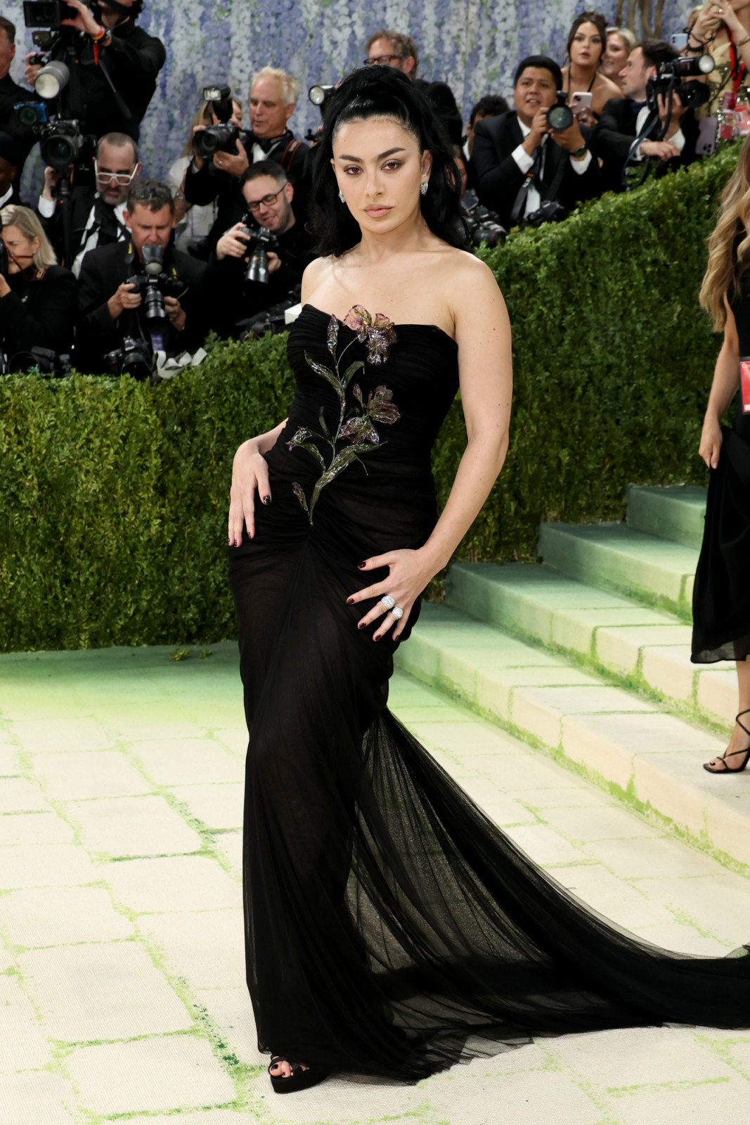 NEW YORK, NEW YORK - MAY 04: Charli xcx attends the 2026 Met Gala celebrating "Costume Art" at the Metropolitan Museum of Art on May 04, 2026 in New York City. (Photo by Jamie McCarthy/Getty Images)