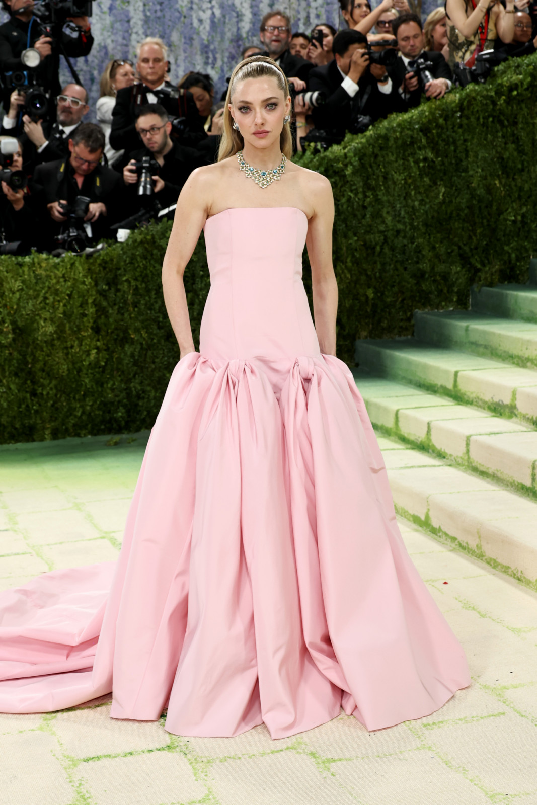 NEW YORK, NEW YORK - MAY 04: Amanda Seyfried attends the 2026 Met Gala celebrating "Costume Art" at the Metropolitan Museum of Art on May 04, 2026 in New York City. (Photo by Jamie McCarthy/Getty Images)