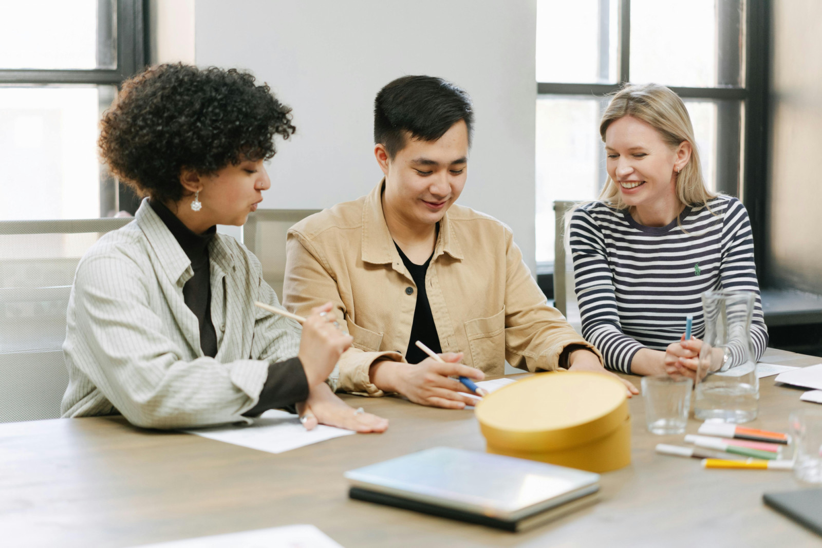 CloutHaus Residences is centrally located amid multinational offices, embassies, and flexible workspaces (Photo: Pexels)