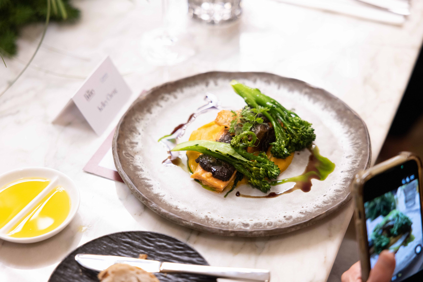 Pan-seared salmon fillet with broccolini