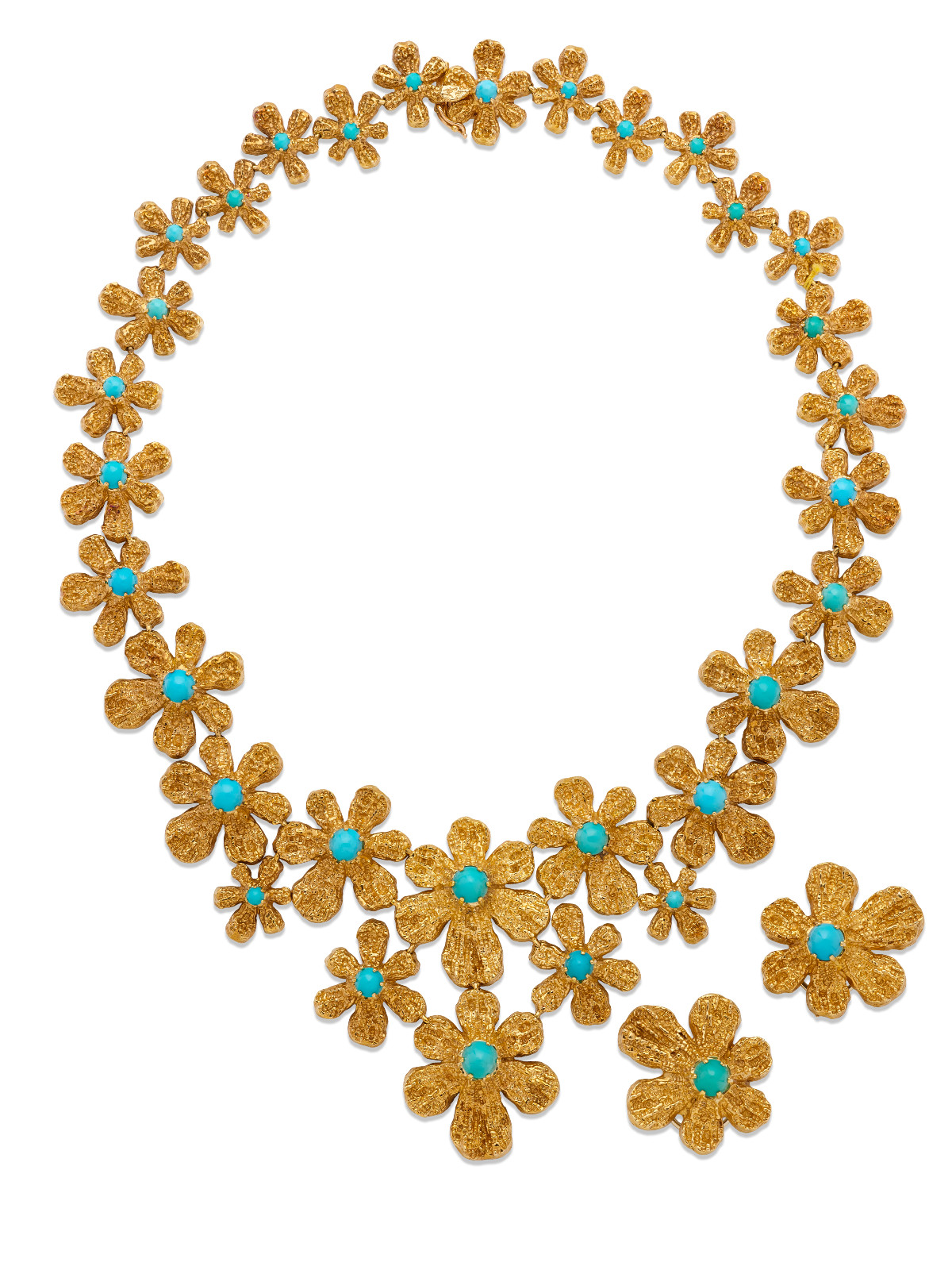 Collier Fleurs 花卉項鍊 ，右為paire de clips d’oreilles fleurs 花卉耳環 circa 1969（Photo: Chaumet）