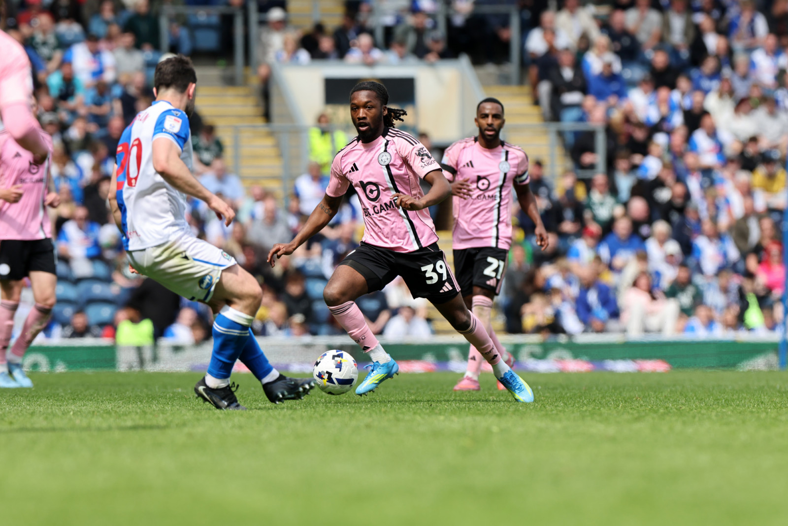 BLACKBURN, ENGLAND - MAY 2: Silko Thomas of Leicester City in action with Eiran Cashin of Blackburn Rovers during the Sky Bet Championship match between Blackburn Rovers and Leicester City at Ewood Park on May 2, 2026 in Blackburn, United Kingdom. (Photo by Plumb Images/Leicester City FC via Getty Images)