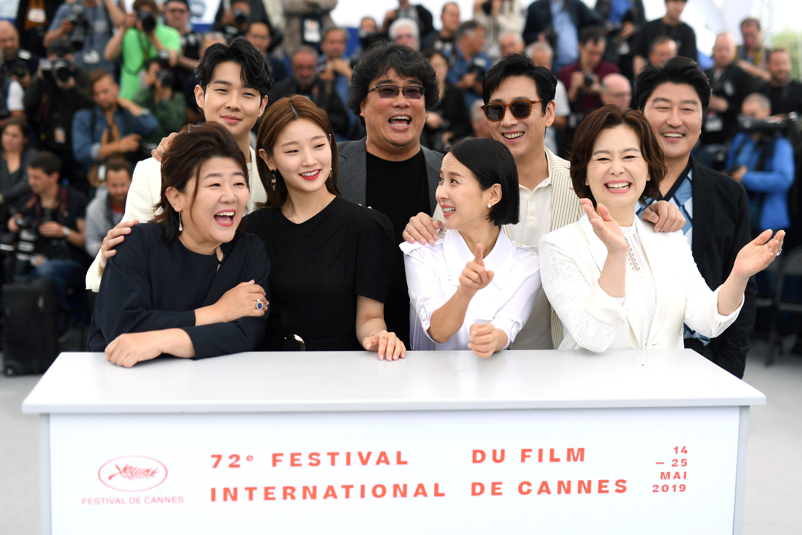 Lee Jung-Eun, Park So-dam, Cho Yeo-jeong and Chang Hyae-Jin, Choi Woo-shik, Bong Joon-Ho, Lee Sun-kyun and Song Kang-ho at the photocall for ‘Parasite’ during the 72nd annual Cannes Film Festival on May 22, 2019 (Photo: Pascal Le Segretain/Getty Images)