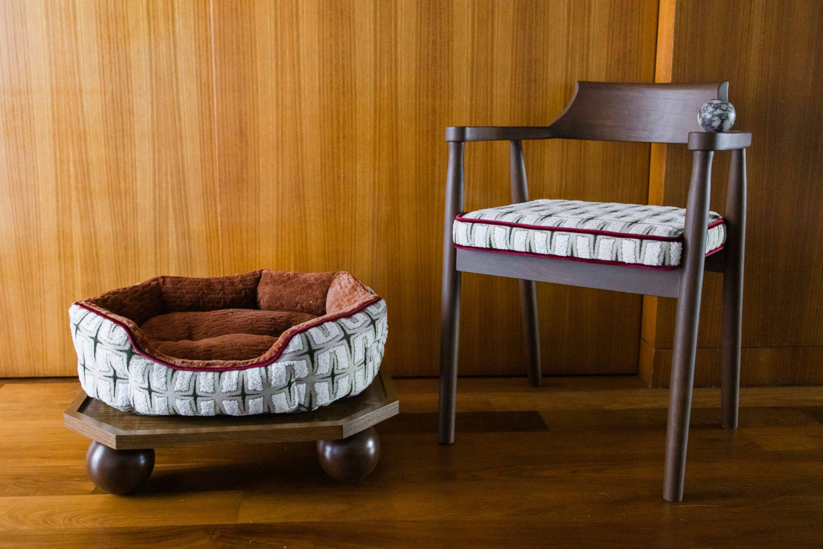 Atelier V&A’s newly launched pet collection sits as a natural extension of Atelier One, translating the same design language into pieces for animals within the home