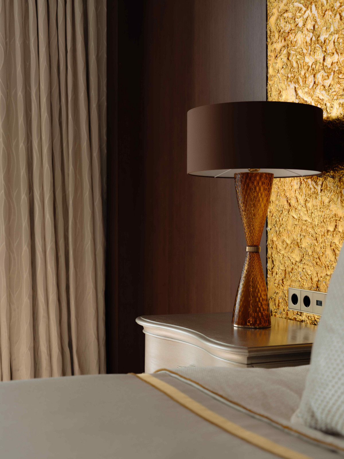 Yellow gold glass panels by Aray Glass