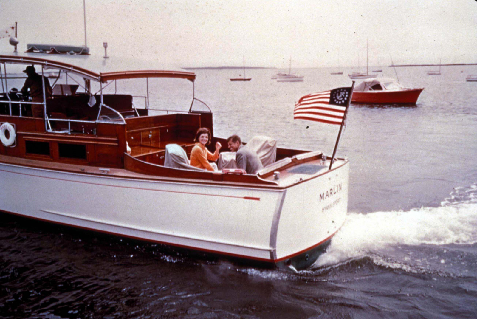 JOHN F KENNEDY AND JACQUELINE KENNEDY ONASSIS.PHOTO BY GLOBE PHOTOS INC (Credit Image: Globe Photos/ZUMAPRESS.com)