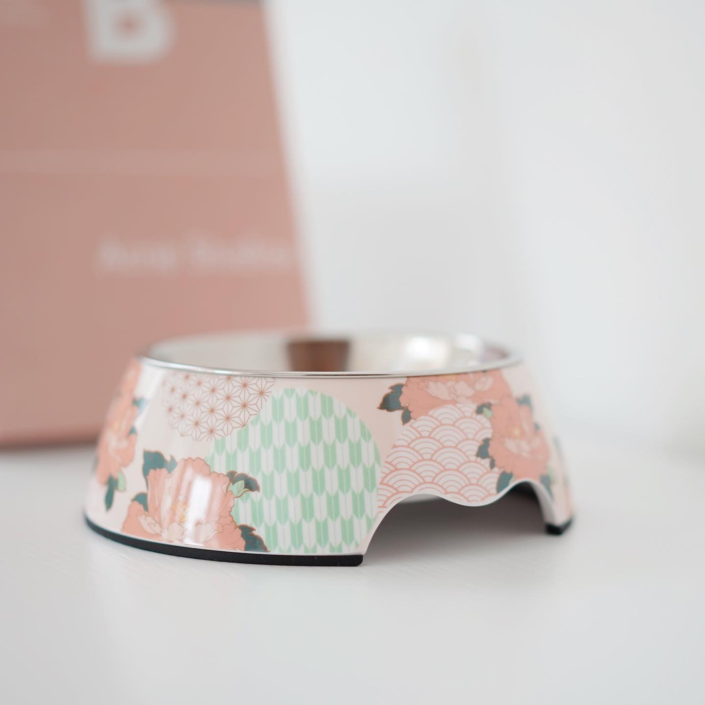 Pet food bowl by Ohpopdog