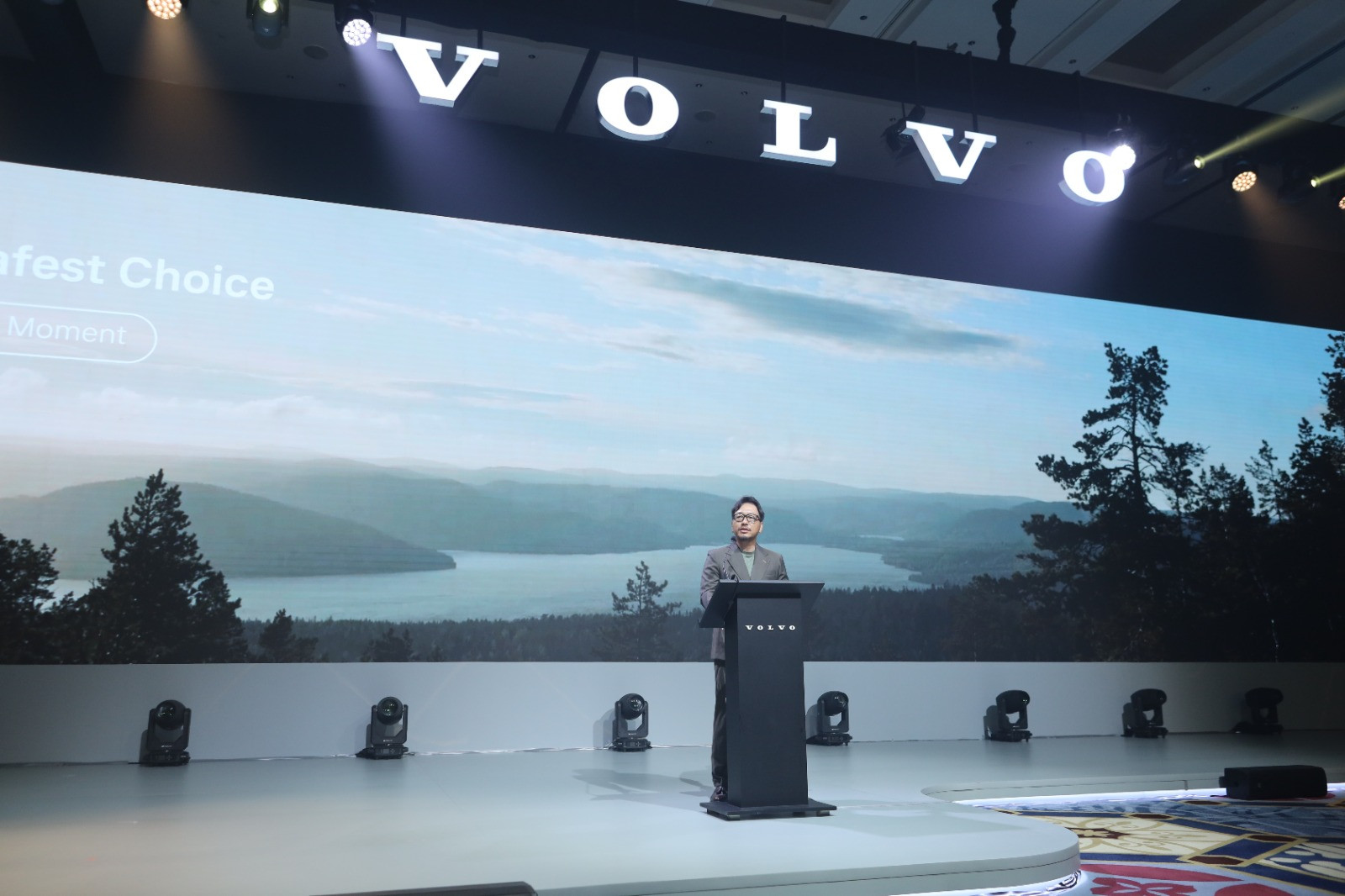 Sambutan dari_ Koji Horii as Chief of Executive Volvo Car Indonesia