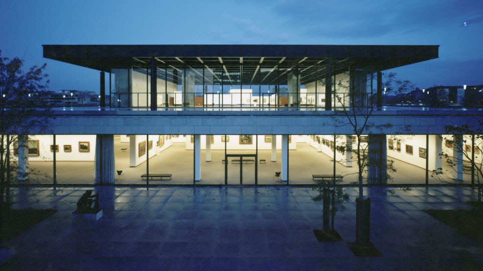 พิพิธภัณฑ์ Neue Nationalgalerie ในกรุงเบอร์ลิน เยอรมนี ของ Mies van der Rohe (ภาพ: www.preussischer-kulturbesitz.de/SMB / Reinhard Friedrich CC NC-BY-SA)