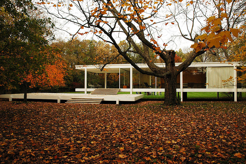 Farnsworth House บ้านพักตากอากาศในสหรัฐอเมริกา ต้นแบบสถาปัตยกรรมบ้านยุคโมเดิร์น