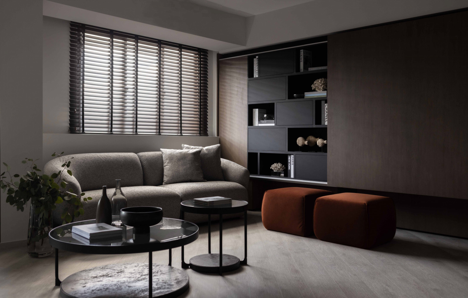 EDL’s Dark Vintage Oak was applied across wall claddings and key built-in surfaces, wrapping the home in a warmer and more intimate tone