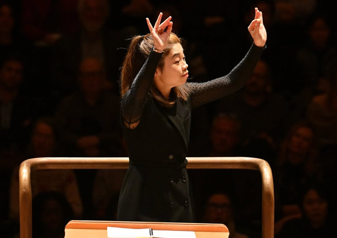 The London Symphony Orchestra, conducted by Elim Chan perform Béla Bartók: Dance Suite,
Colin Matthews: Oboe Concerto (world premiere, Olivier Stankiewicz: oboe)
Serge Rachmaninoff: Symphonic Dances in the Barbican Hall on Sunday 8 Feb.. 2026 Photo © Mark Allan