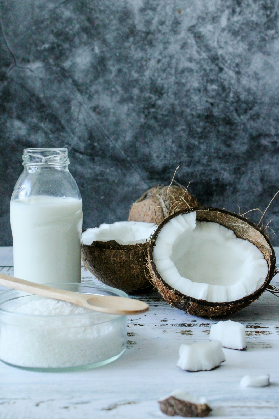Coconut milk is a light, tropical, dairy-free drink for everyday use (Photo: X/Unsplash)