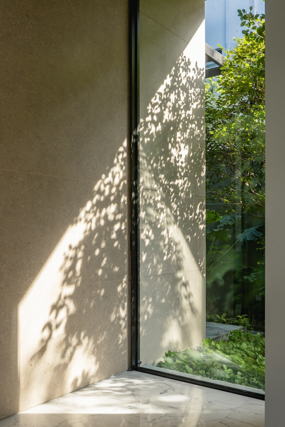 Generous expanses of Classic’s system draw natural light deep into the home