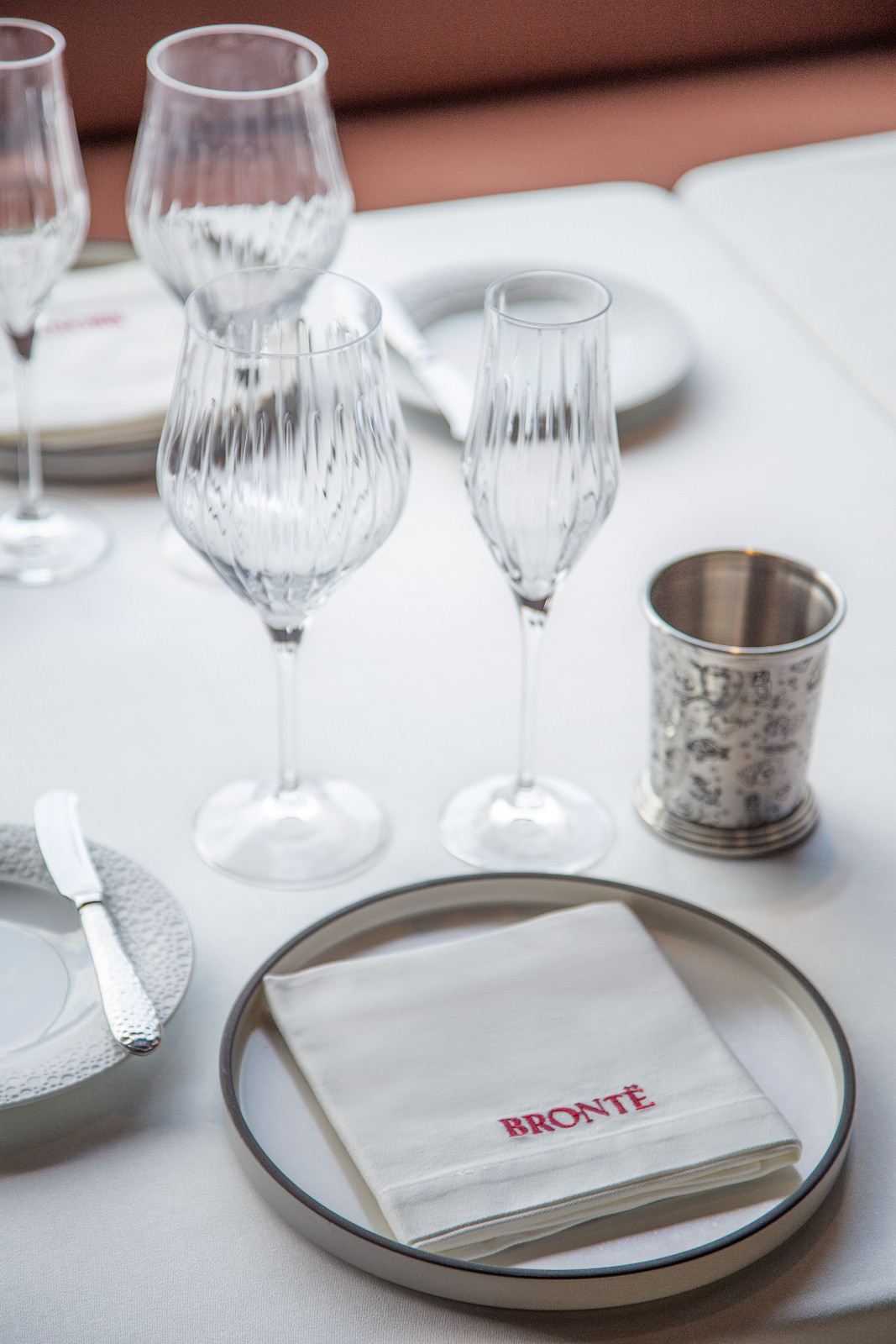 The tablesetting at Brontë