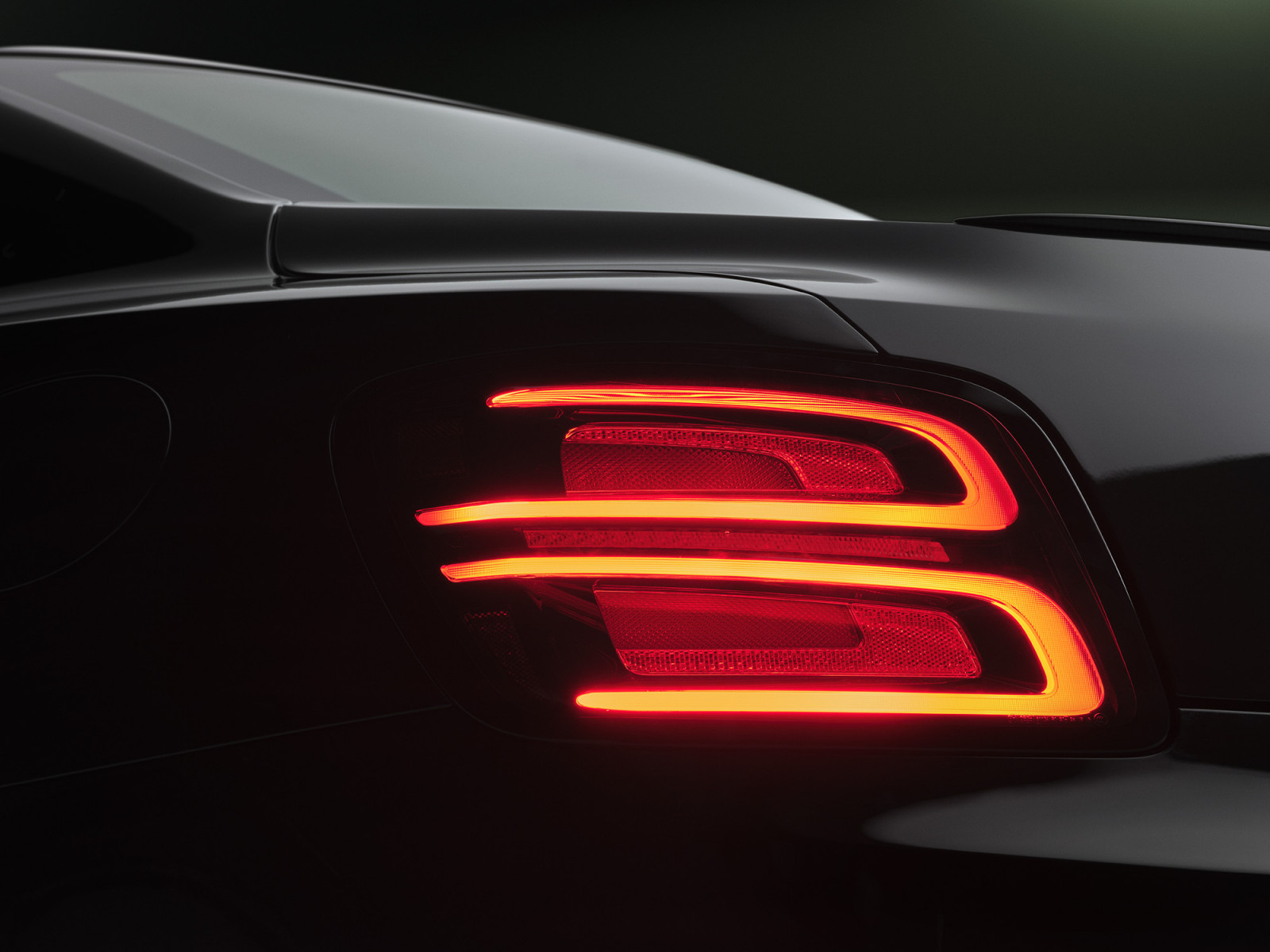 Bentley kembali mengukuhkan posisinya melalui peluncuran generasi terbaru Bentley Flying Spur