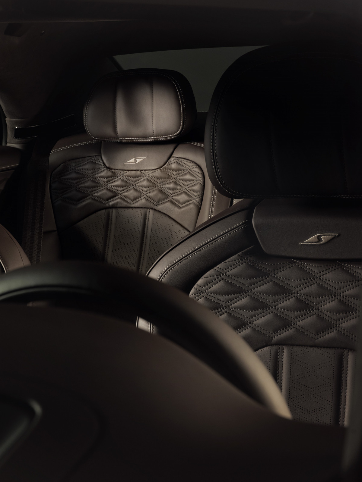 Bentley kembali mengukuhkan posisinya melalui peluncuran generasi terbaru Bentley Flying Spur