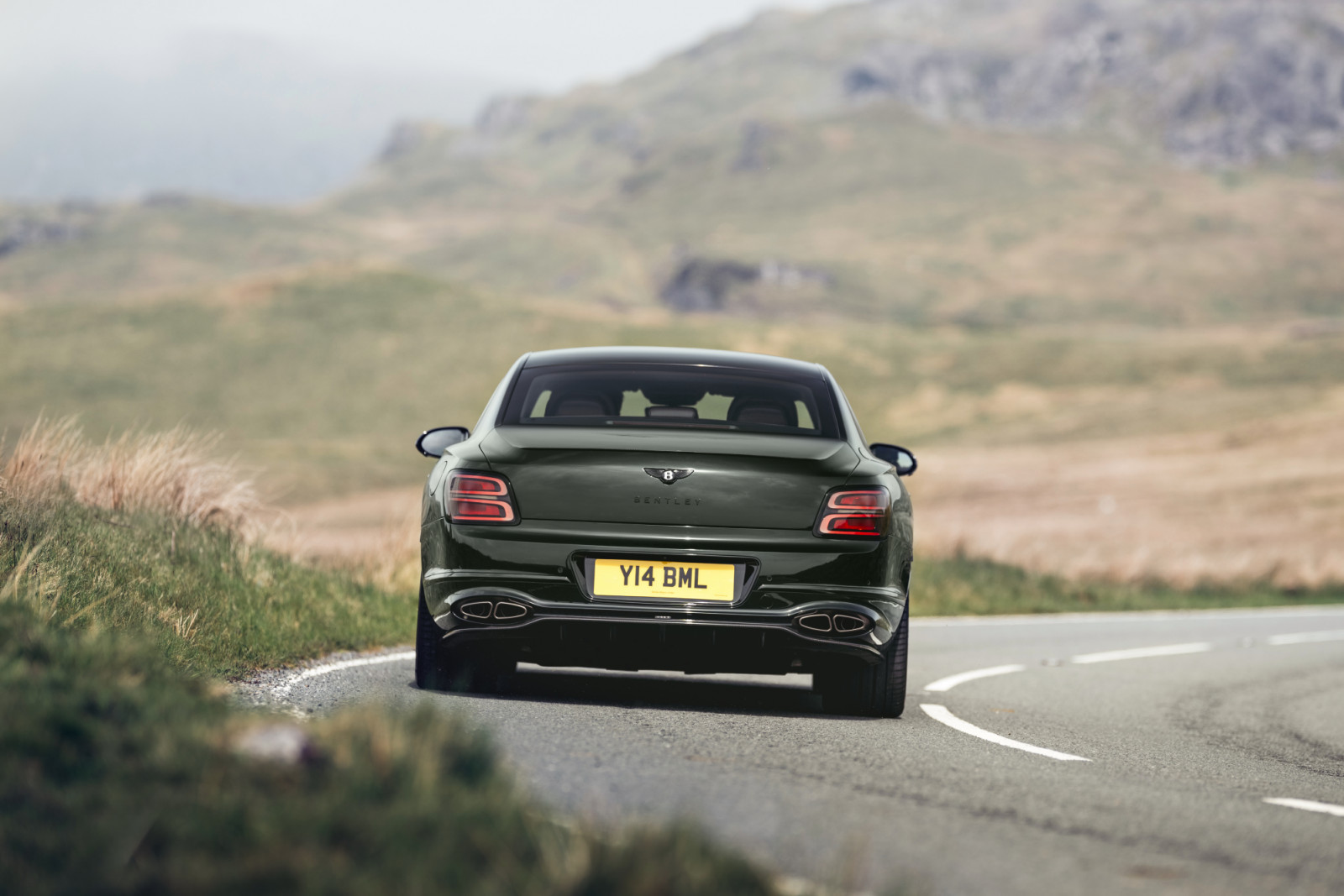 Bentley kembali mengukuhkan posisinya melalui peluncuran generasi terbaru Bentley Flying Spur