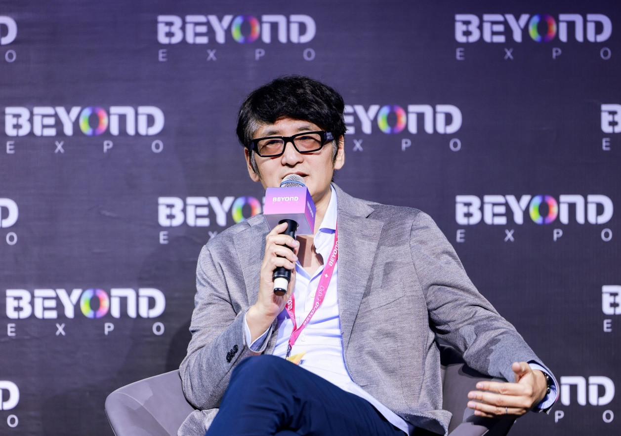 Akio Tanaka, co-founder and partner at Headline Asia, speaking at Beyond Expo 2026. Headline Asia is a regional arm of the global VC firm Headline, which reportedly has a combined total of more than US$4 billion in assets under management. (Photo: Beyond Expo)