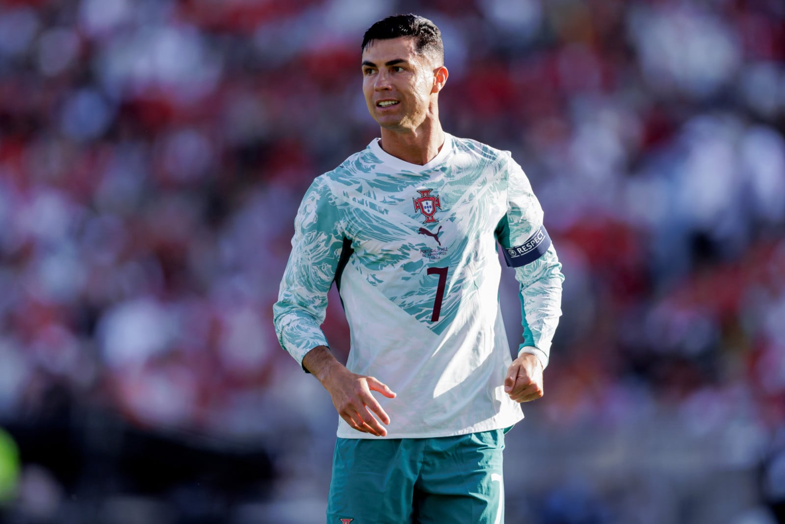 While leading his country on the pitch, Cristiano Ronaldo is quietly executing a masterclass in capital allocation off it. He has long bypassed the era of standard endorsement deals, choosing instead to anchor his post-playing career in direct equity, digital assets, and high-growth venture capital (Photo: Eric Verhoeven/Soccrates/Getty Images)