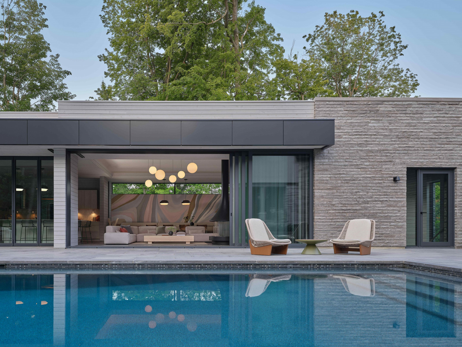 For the Glasgow Residence, Reigo & Bauer introduces new architectural interventions that bring clarity to the previously fragmented layout