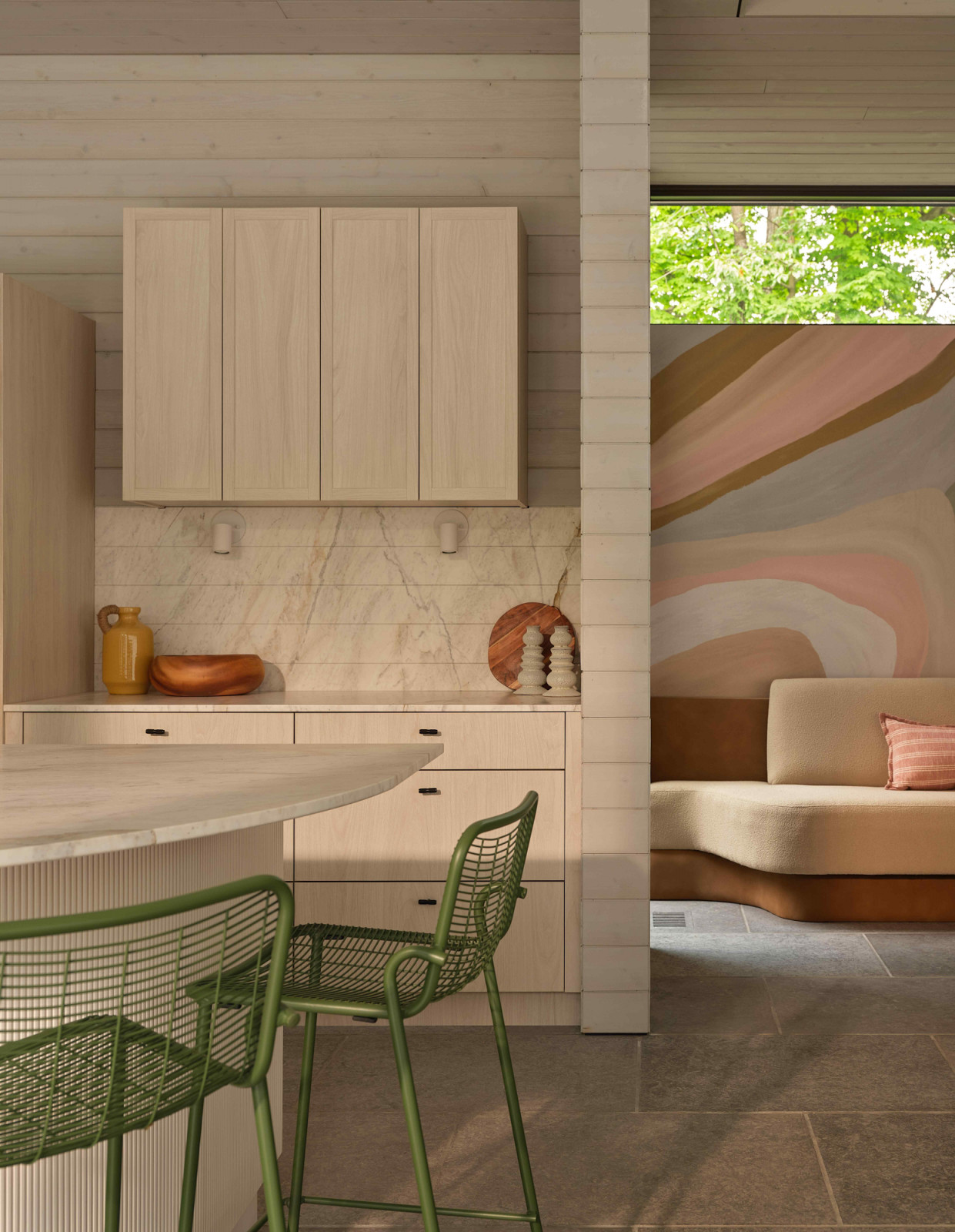 Evoking an atmosphere akin to a refined hospitality setting