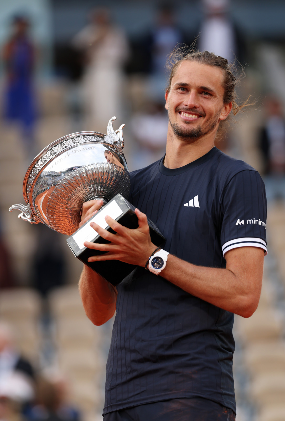 PARIS, FRANCE - JUNE 07: Alexander Zverev of Germany poses for a photo with the Coupe des Mousquetaires winners trophy after victory over Flavio Cobolli of Italy in the Men’s Singles final match on Day Fifteen of the 2026 French Open at Roland Garros on June 07, 2026 in Paris, France. (Photo by Clive Brunskill/Getty Images)