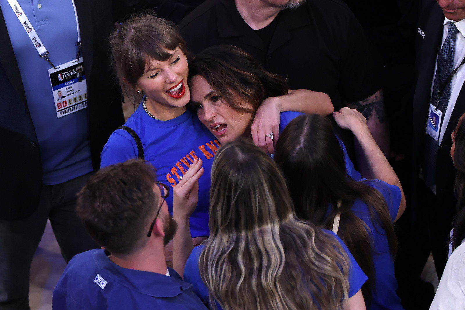 Taylor Swift and Mariska Hargitay at game four of the 2026 NBA Finals between the San Antonio Spurs (Photo: Dustin Satloff/Getty Images)