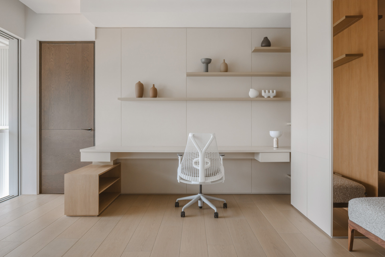 The home office, cloaked in soothing neutrals