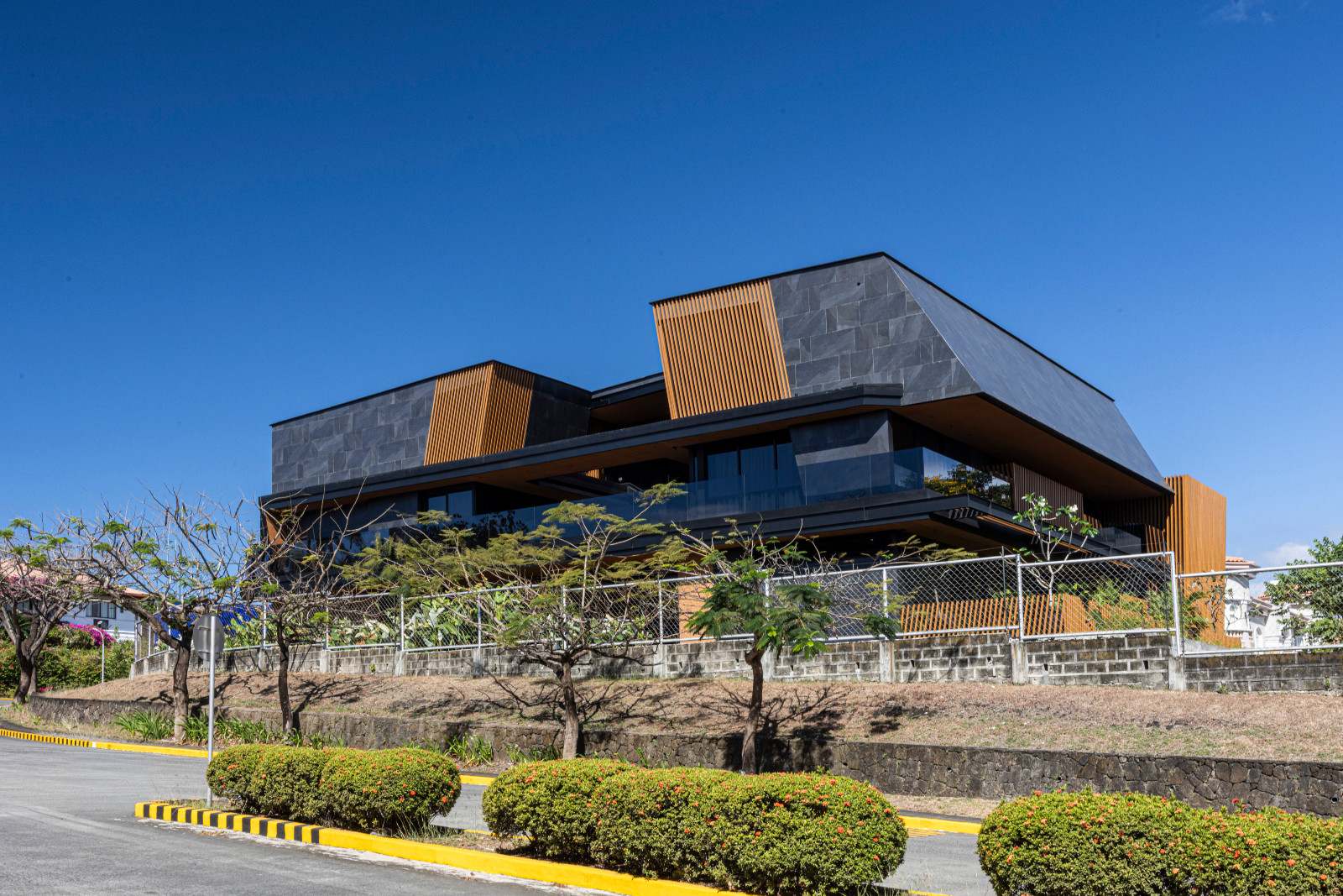 An exterior shot of the Halcyon House in Alabang, Manila by Barchan + Architecture