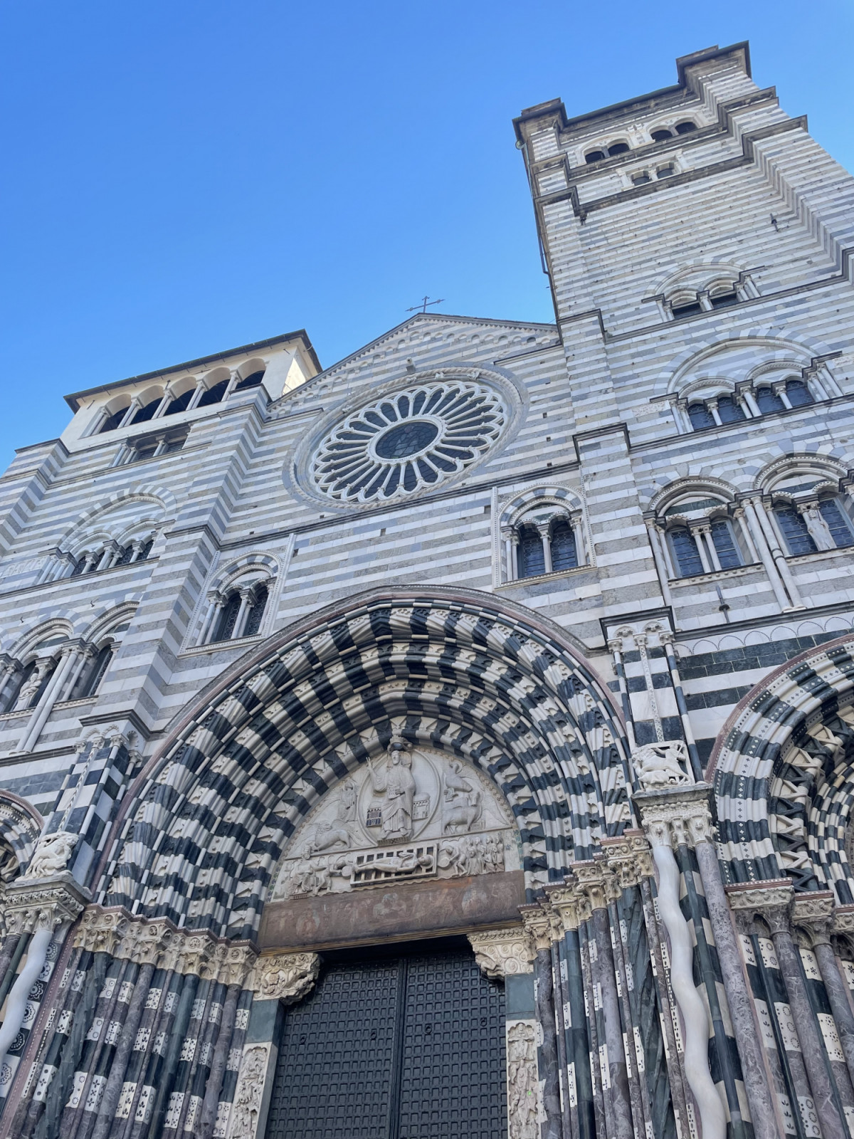 A closer look at the intricate details of the San Lorenzo Cathedral in Genoa